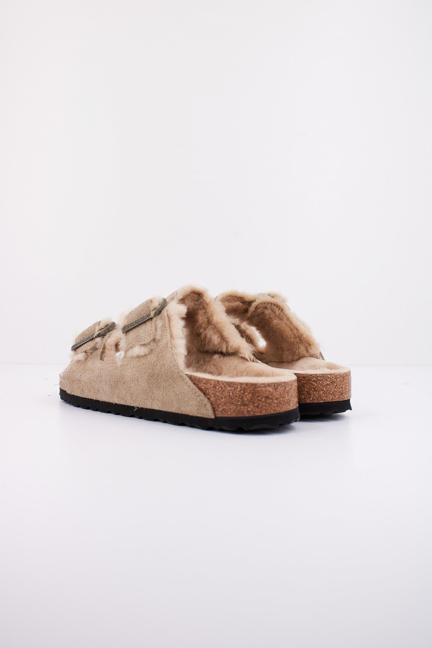 BIRKENSTOCK ARIZONA en color BEIS (4)