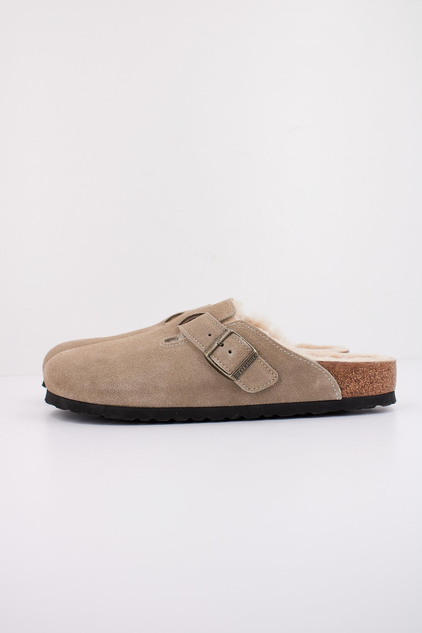 BIRKENSTOCK BI BOSTON SHEARLING en color MARRON CLARO (1)