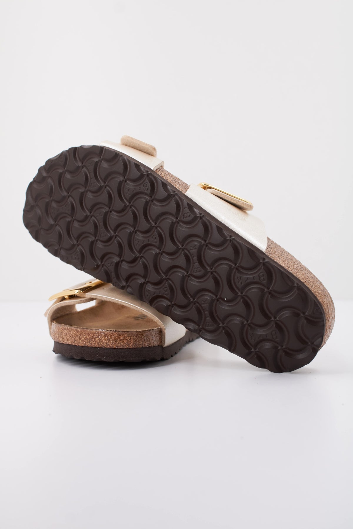 BIRKENSTOCK SYDNEY CUSHION BUCKLE en color ORO (5)