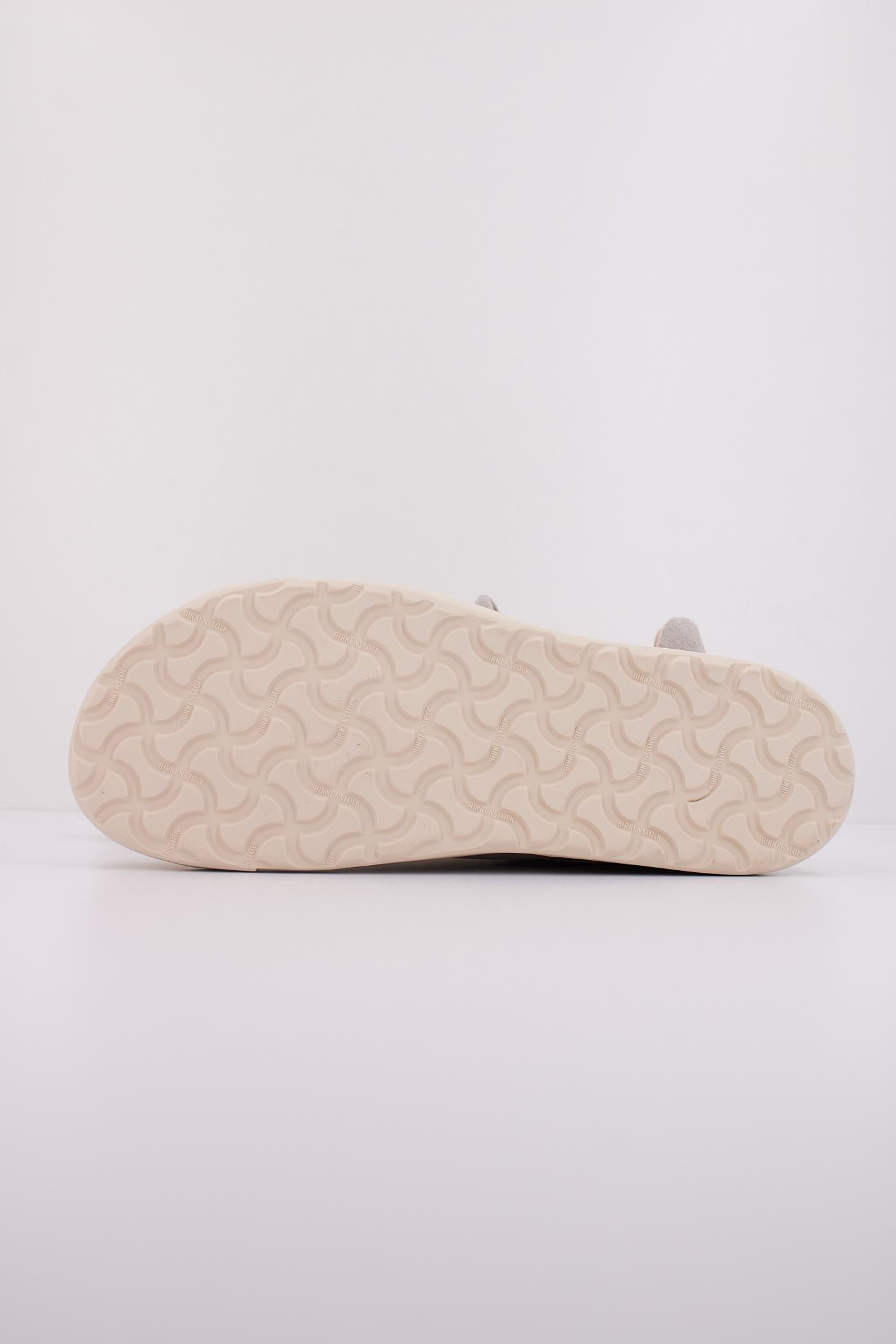 BIRKENSTOCK BEND LOW SUEDE en color GRIS (5)