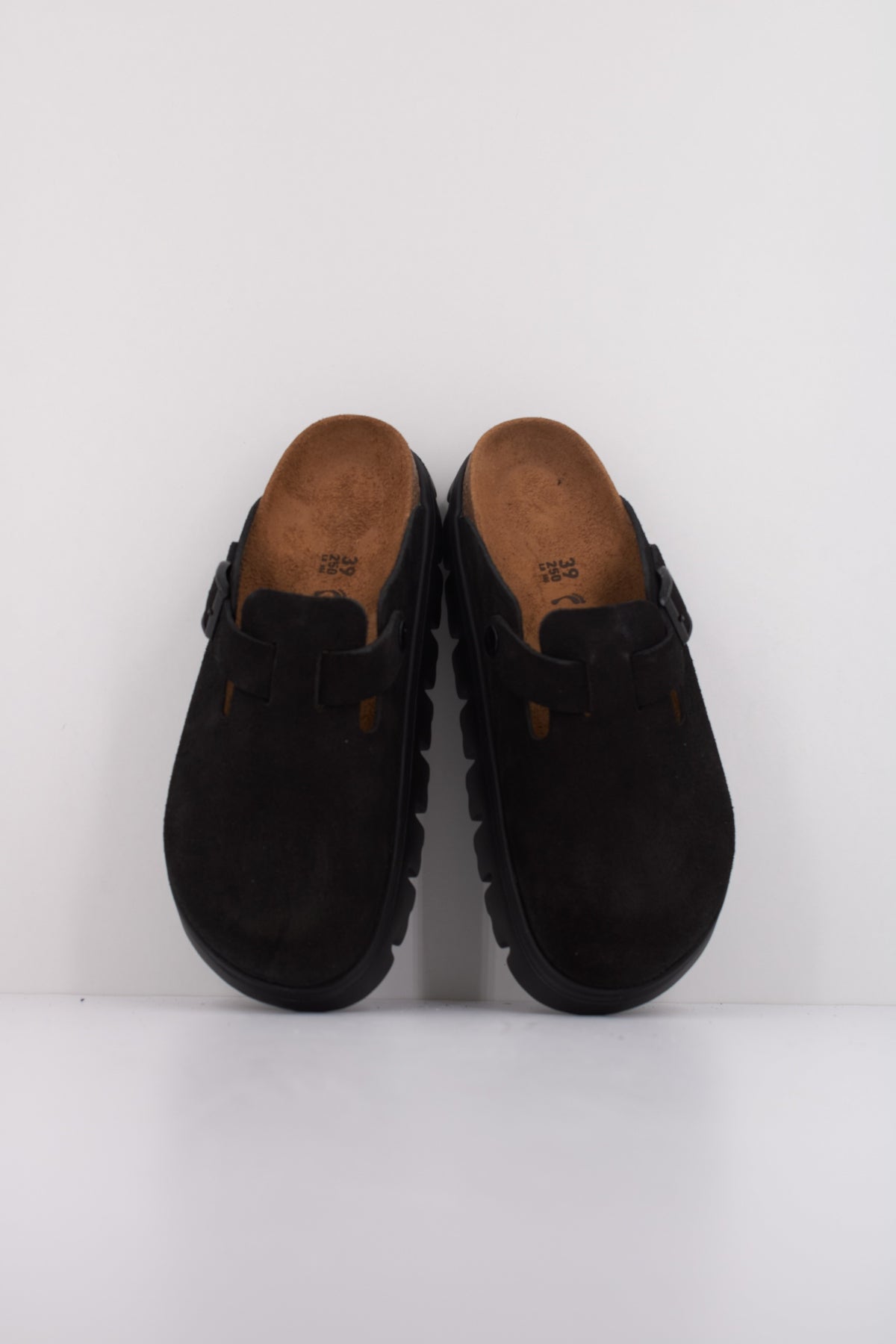 BIRKENSTOCK BOSTON PAP CHUNKY en color NEGRO (3)