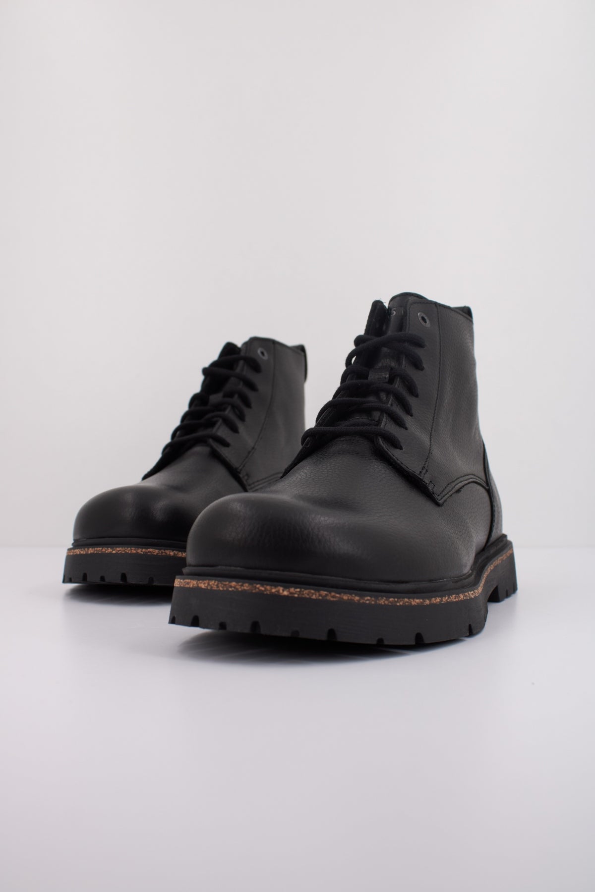 BIRKENSTOCK HIGHWOOD LACE MID en color NEGRO (2)