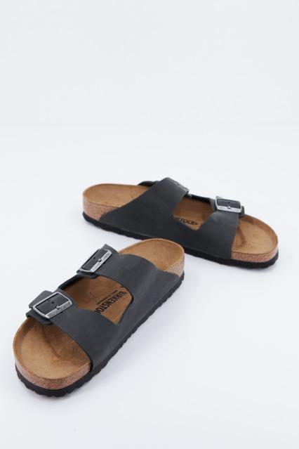 BIRKENSTOCK Arizona NU Oiled Black en color NEGRO (4)