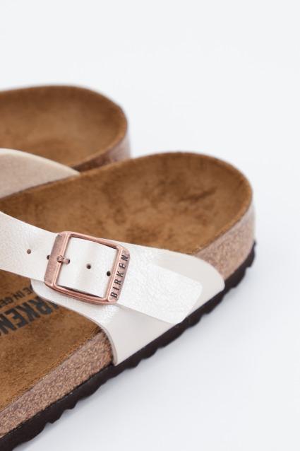 BIRKENSTOCK Gizeh BF en color PLATA (3)