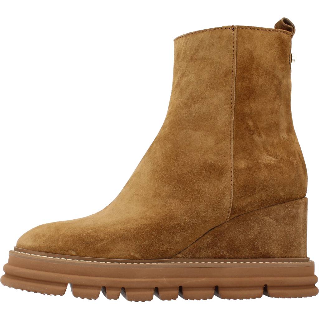 ALPE SIDNEY en color MARRON CLARO (2)