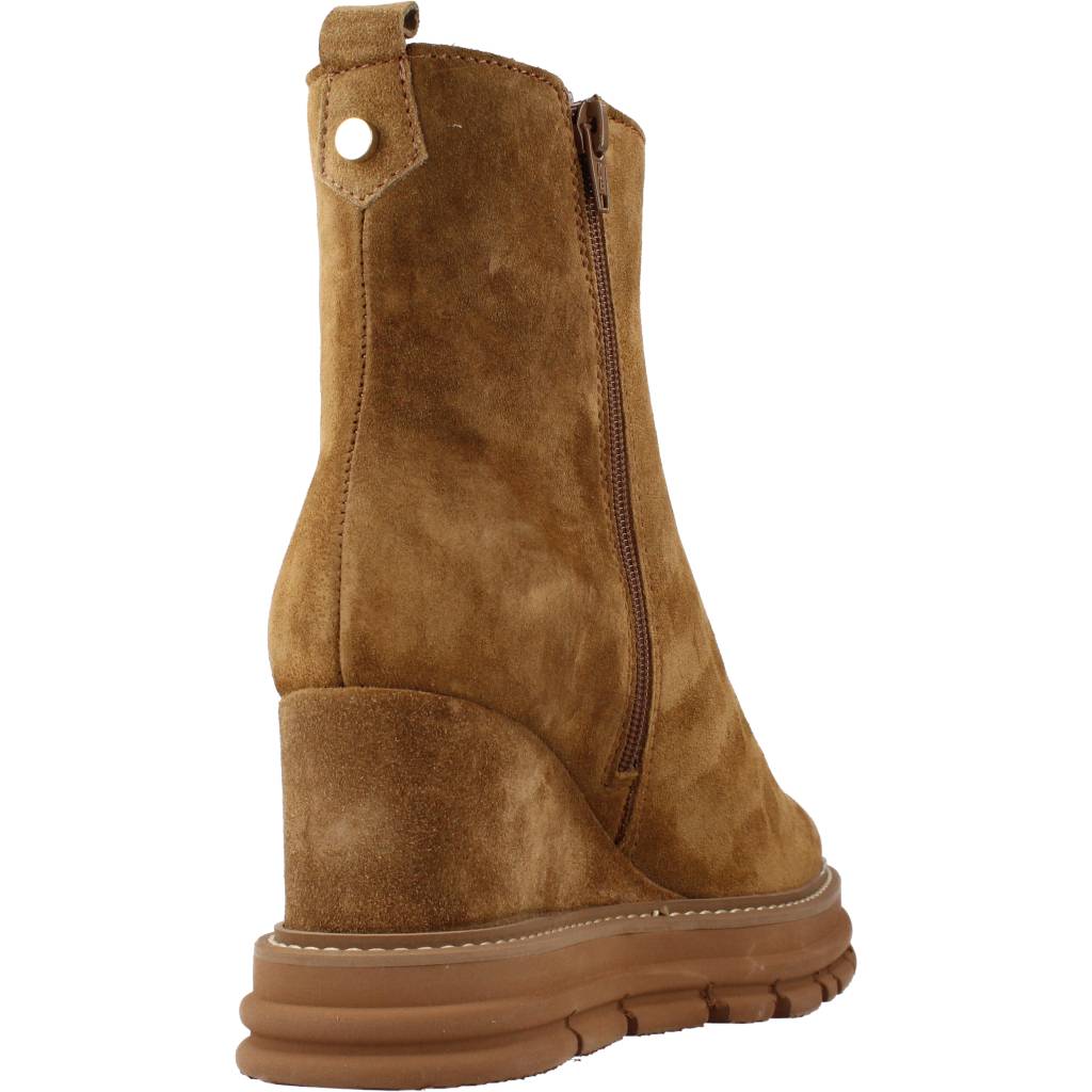 ALPE SIDNEY en color MARRON CLARO (3)