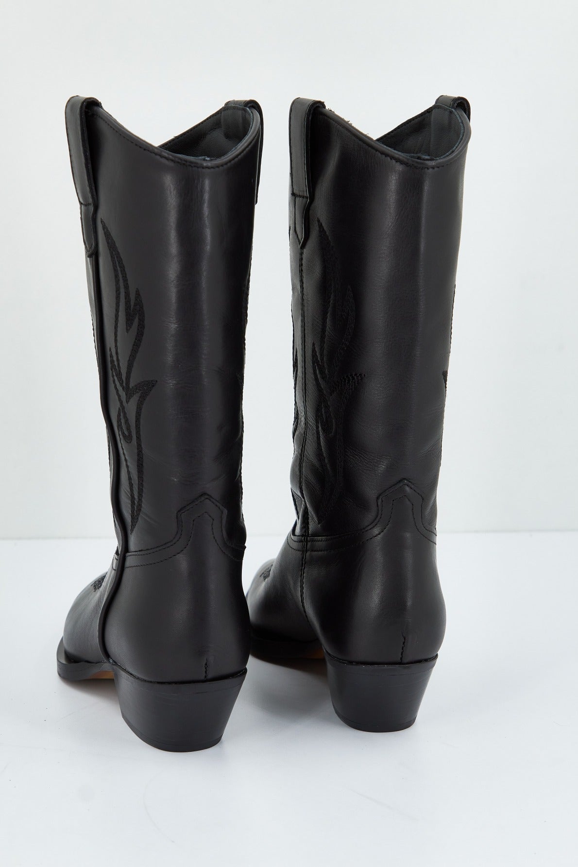 ALPE WESTERN en color NEGRO (3)