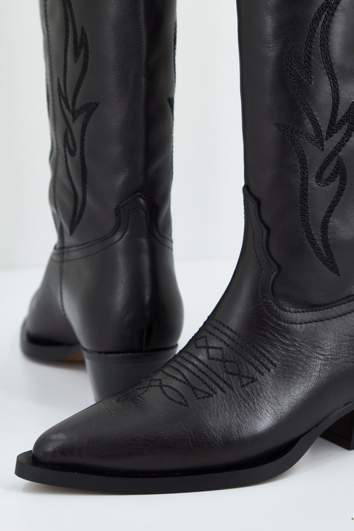 ALPE WESTERN en color NEGRO (4)