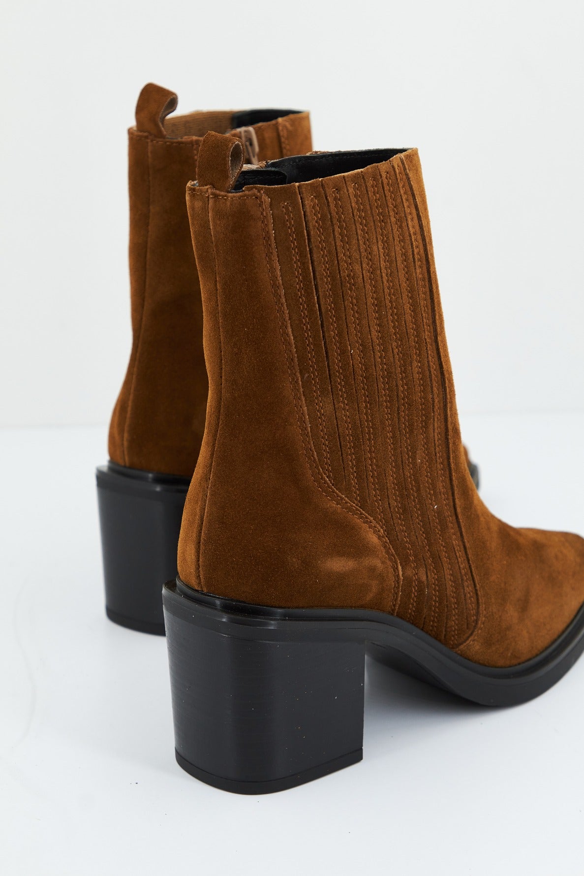 ALPE NAOMI en color MARRON (3)