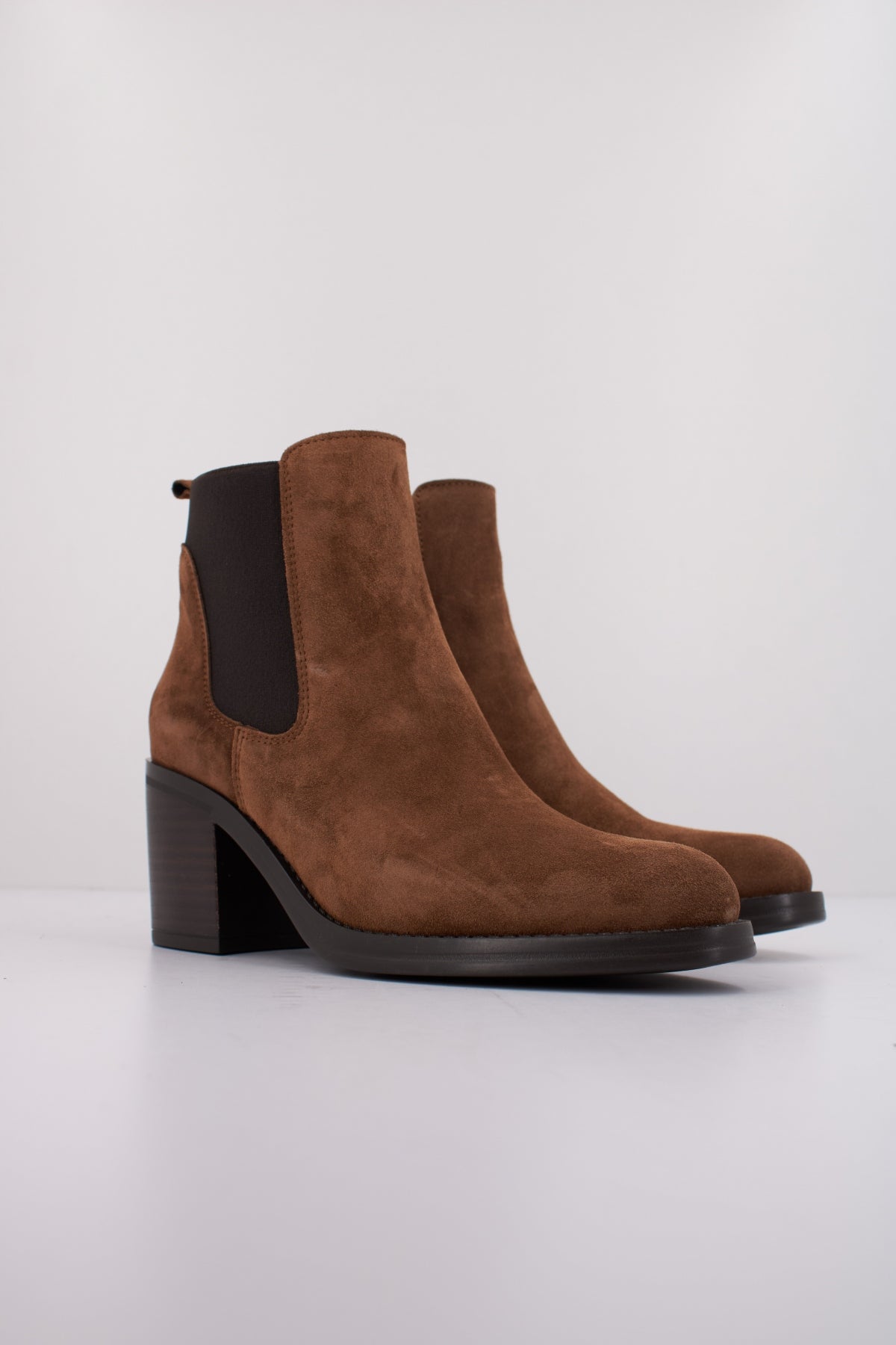 ALPE EYNA en color MARRON CLARO (2)