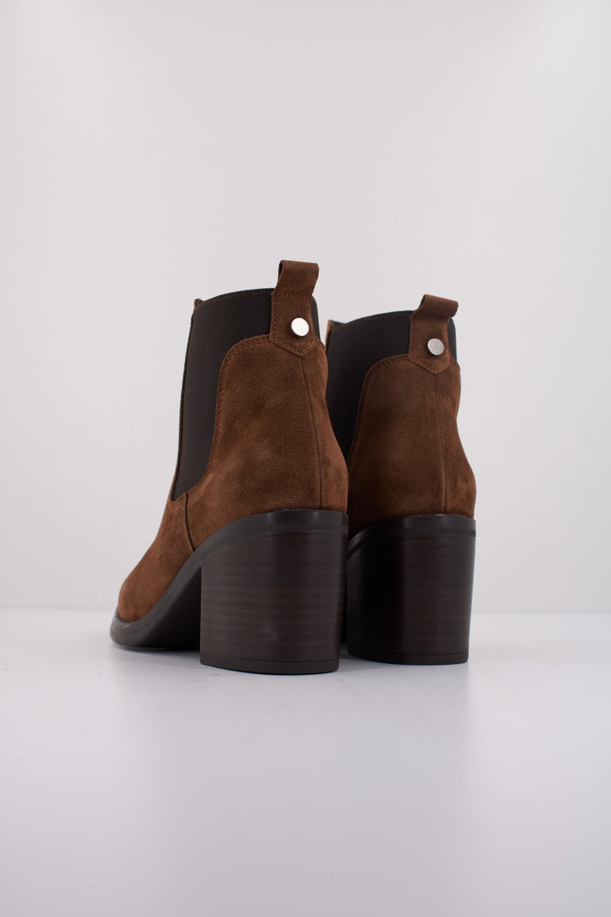 ALPE EYNA en color MARRON CLARO (4)