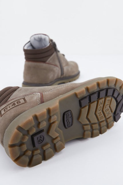 CHICCO CORRAL en color MARRON (4)