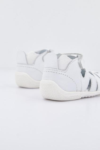 CHICCO GROUND en color BLANCO (3)