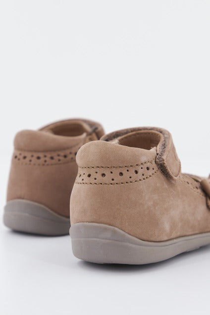 CHICCO GLORA en color MARRON (3)