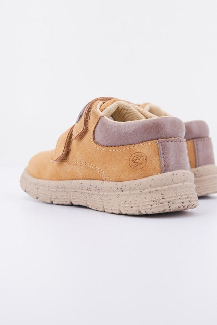 CHICCO CHIOS en color MARRON CLARO (3)