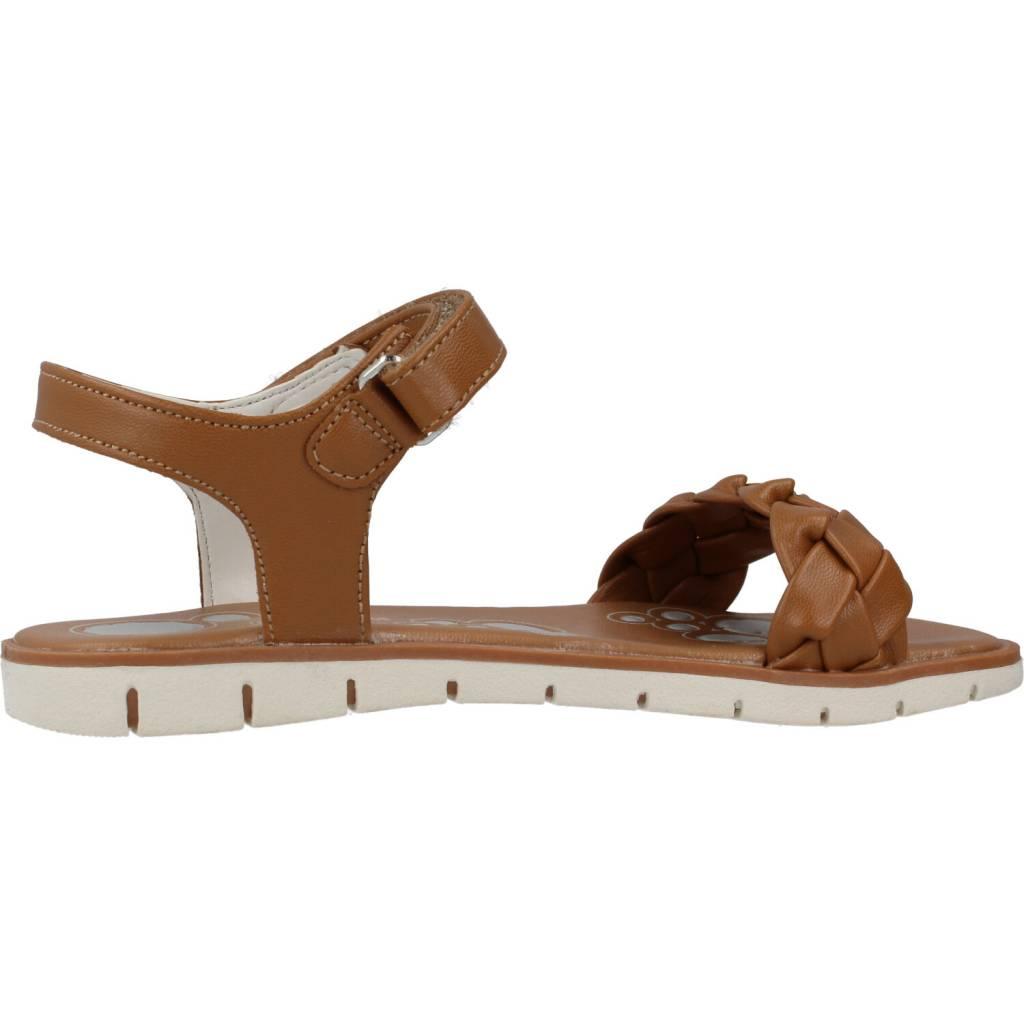 CHICCO CAMELIA en color MARRON CLARO (5)