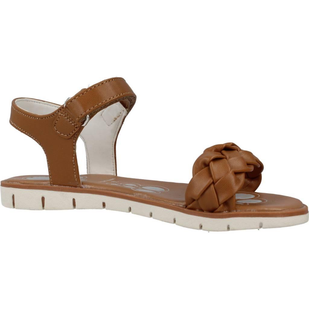 CHICCO CAMELIA en color MARRON CLARO (6)