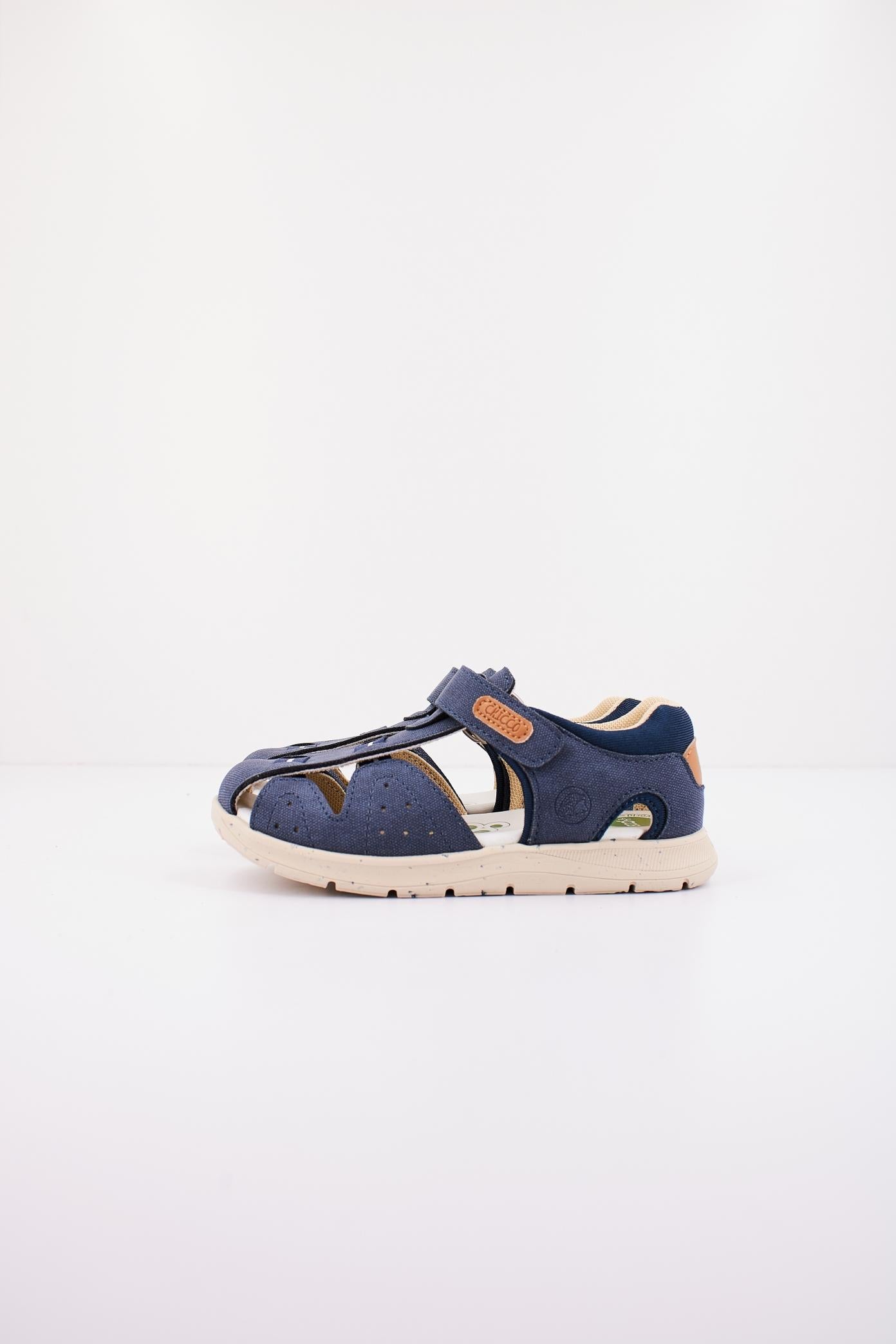 CHICCO CARDIFF en color AZUL (1)