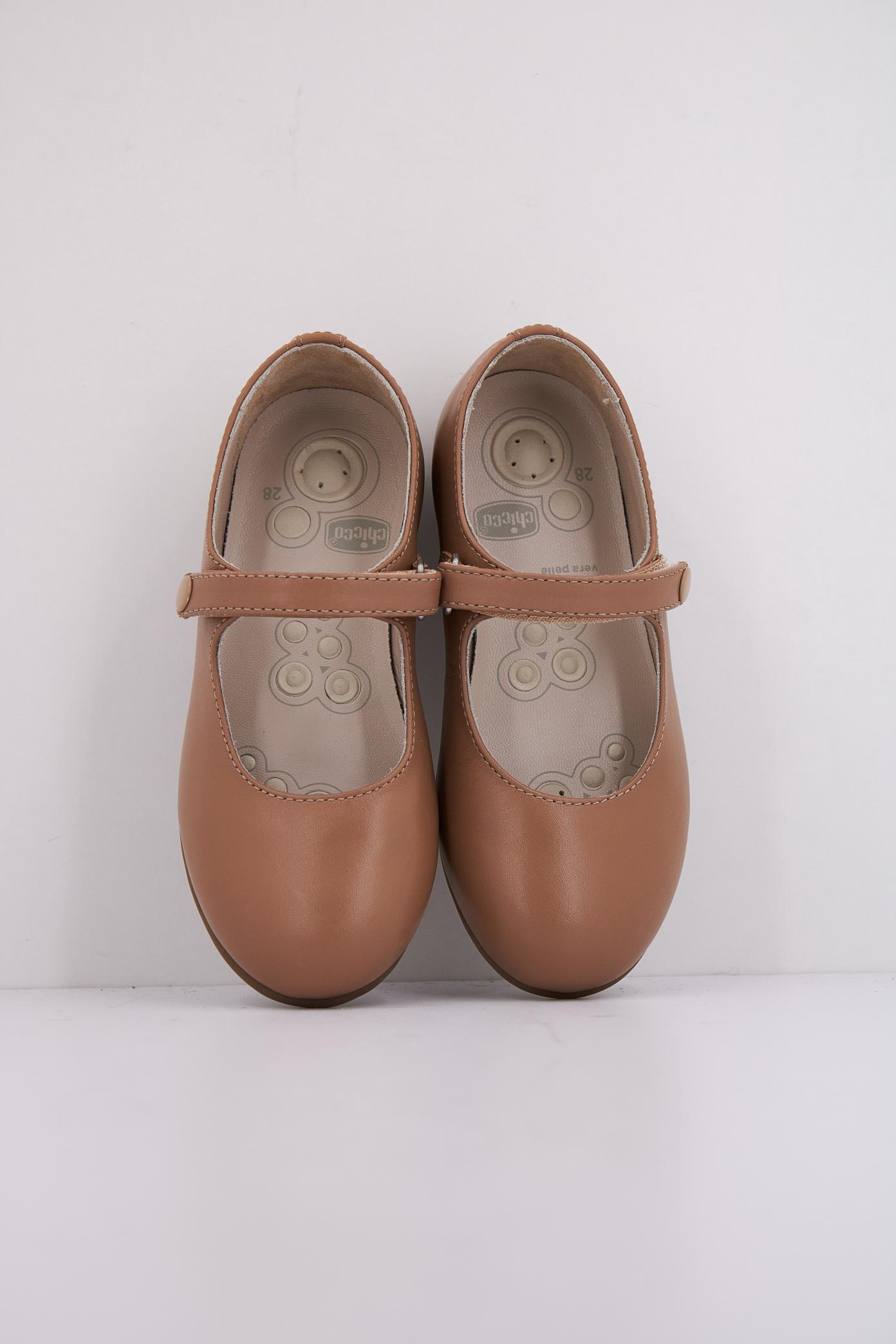 CHICCO CASSANDRA en color MARRON (3)