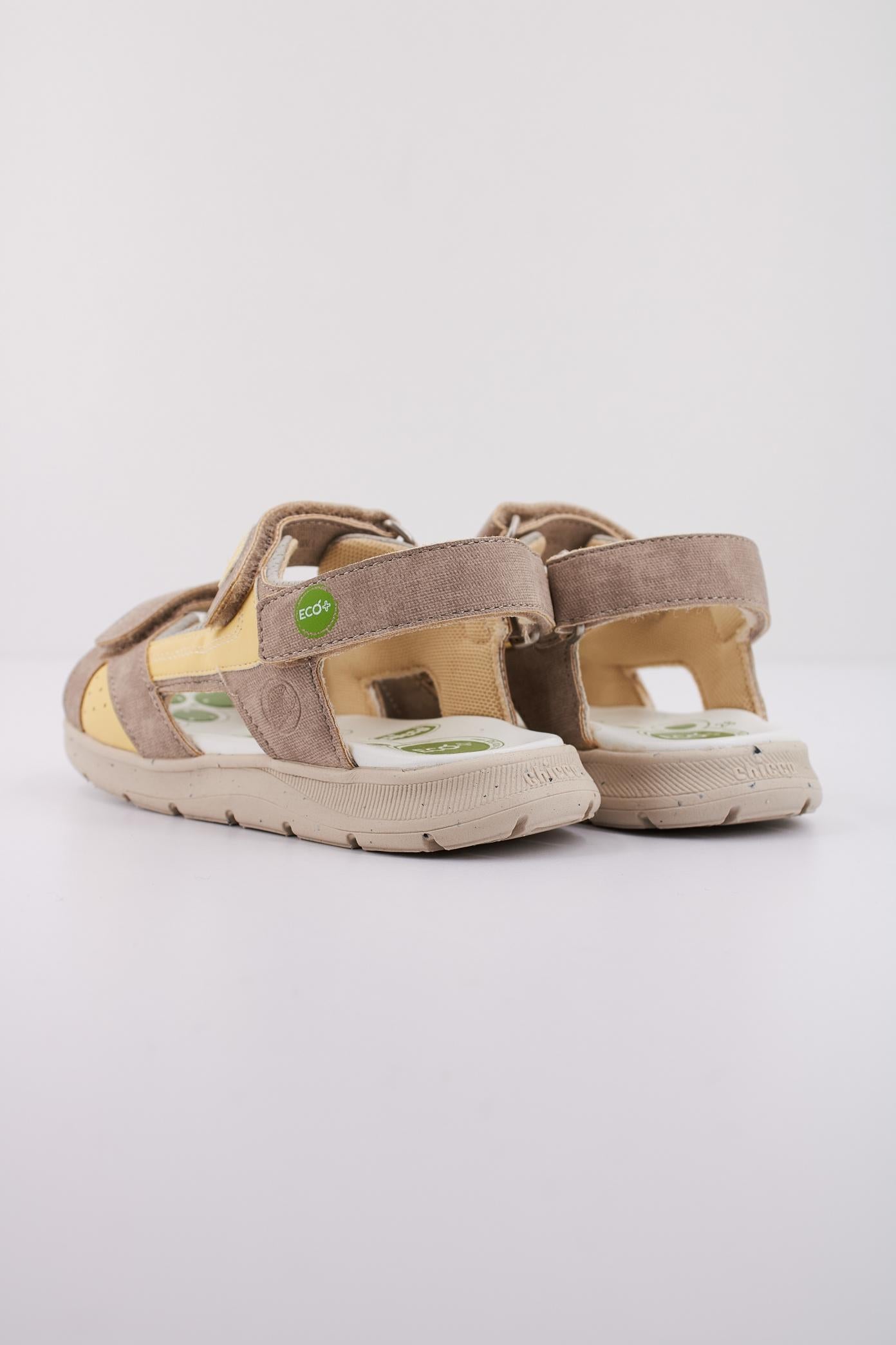 CHICCO CILIAN en color MARRON CLARO (4)