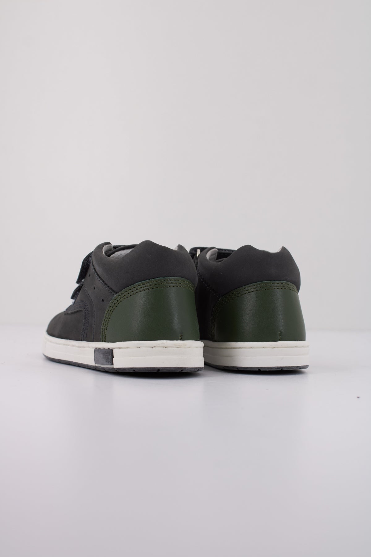 CHICCO CASALE en color GRIS (4)