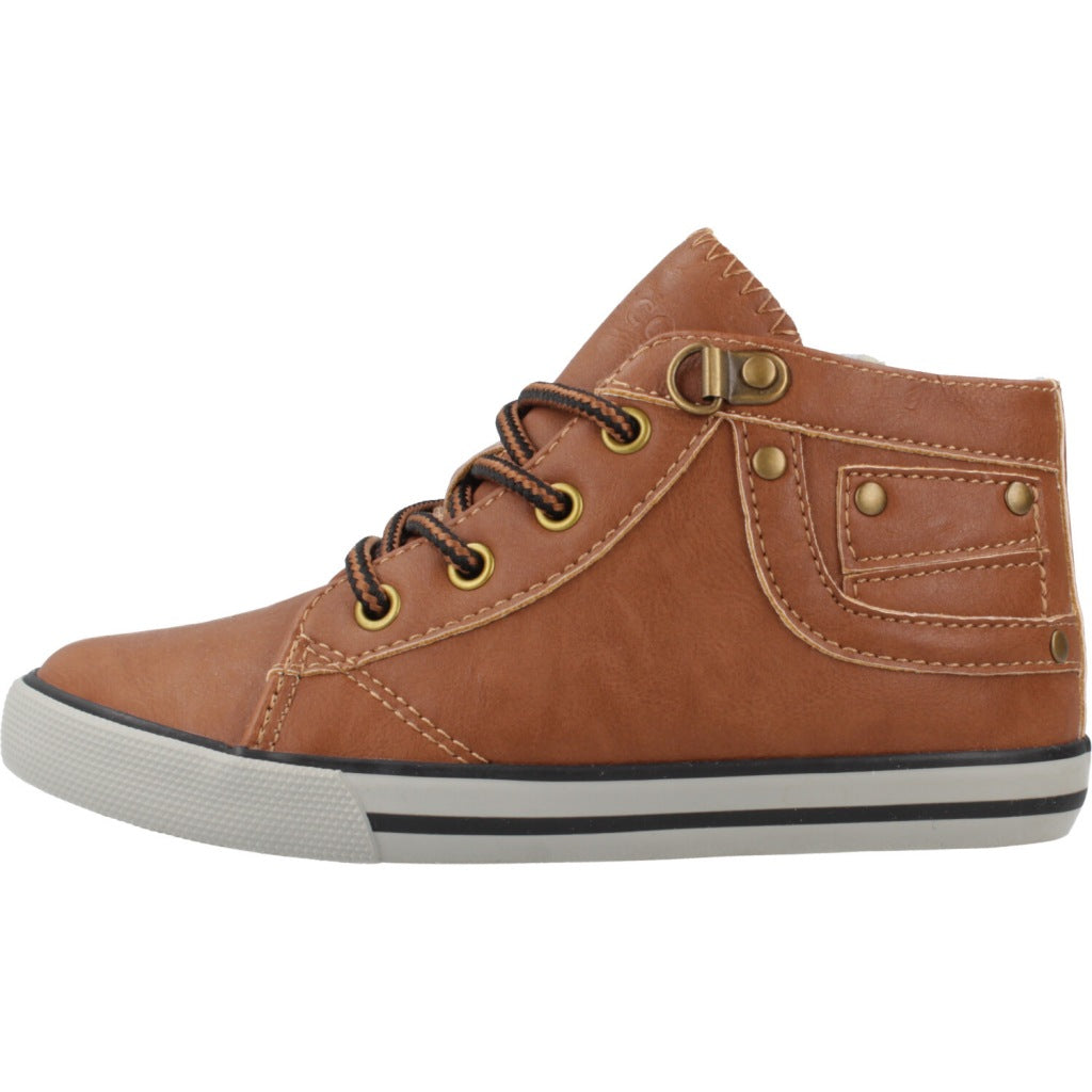 CHICCO CORRADO en color MARRON (2)