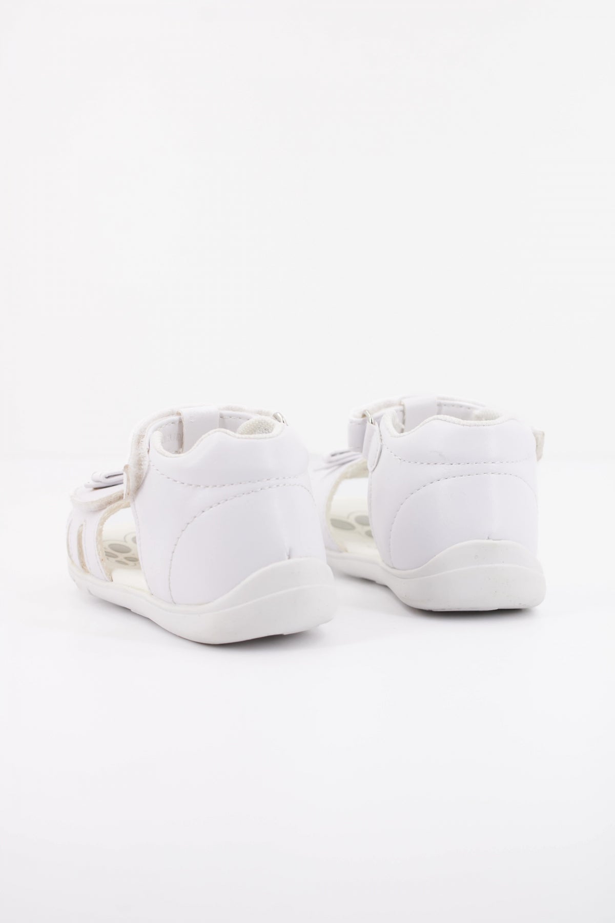 CHICCO GUYA en color BLANCO (4)