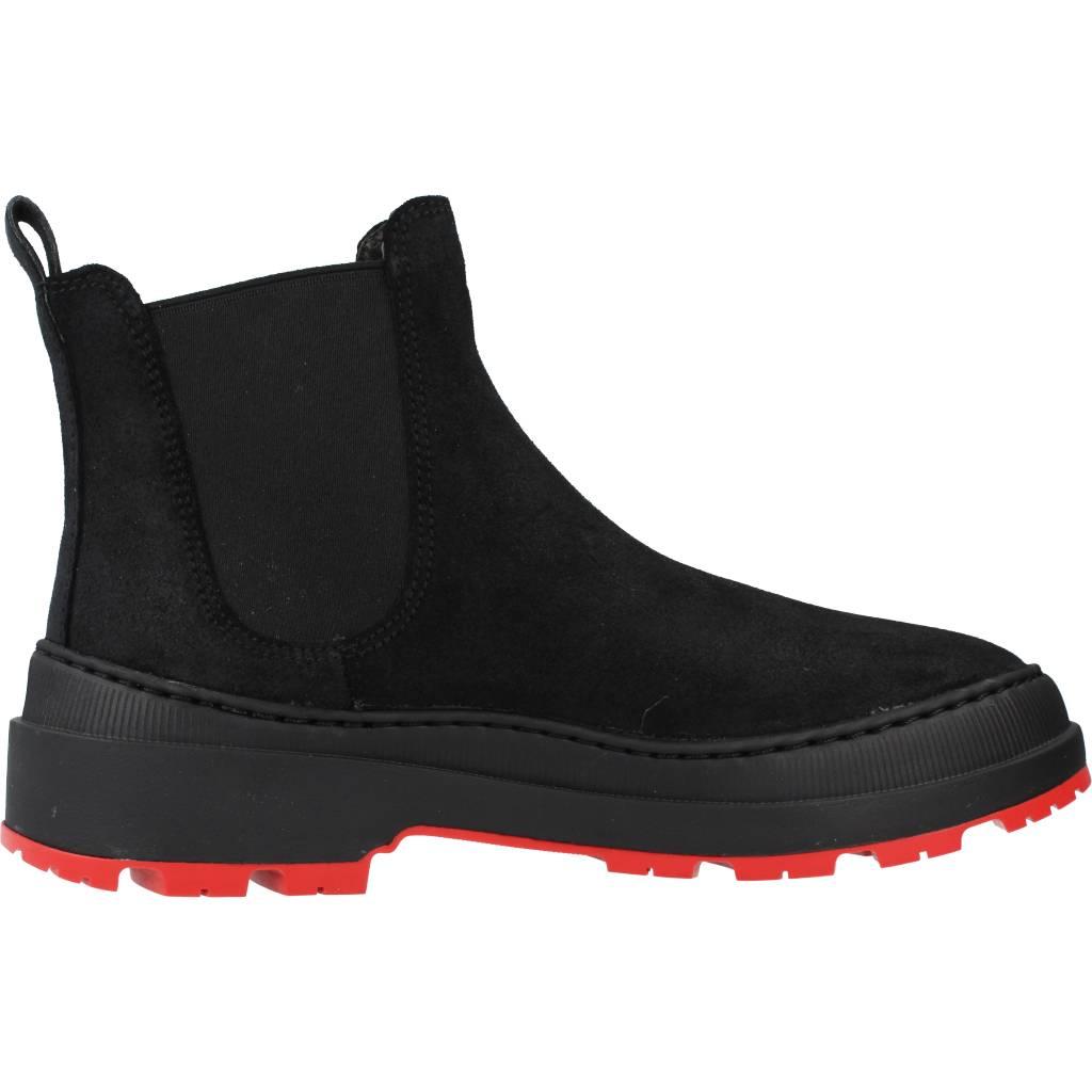 CAMPER BRUTOS en color NEGRO (4)