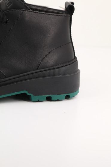 CAMPER BRUTUS TREK en color NEGRO (2)