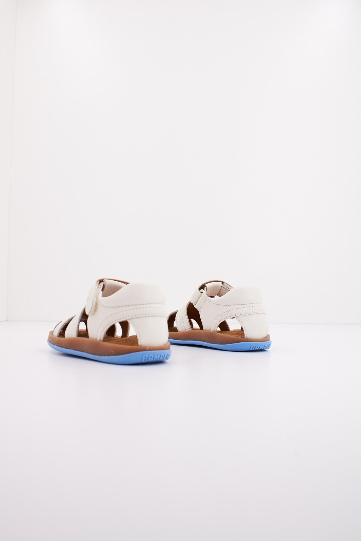 CAMPER SELLA HOUSTON/BICHO FW RY en color BLANCO (3)