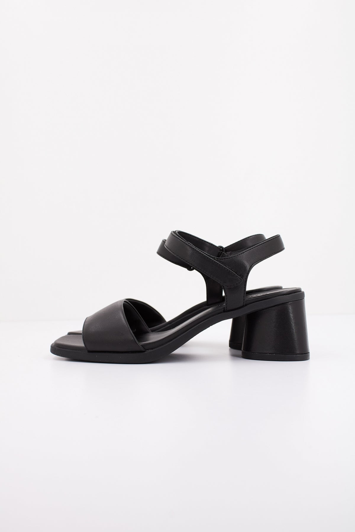 CAMPER KIARA SANDAL en color NEGRO (1)