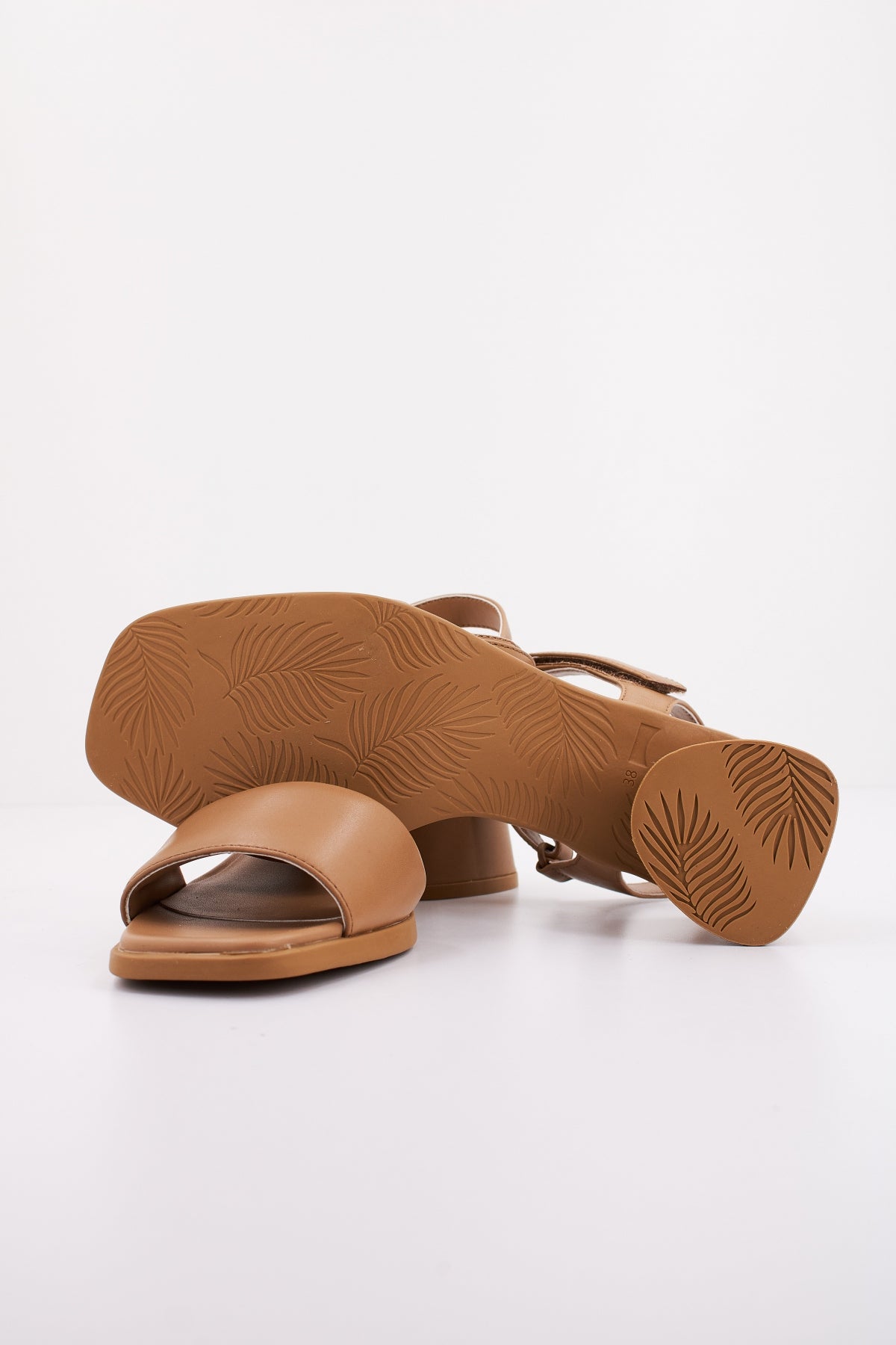 CAMPER KIARA SANDAL en color MARRON CLARO (4)