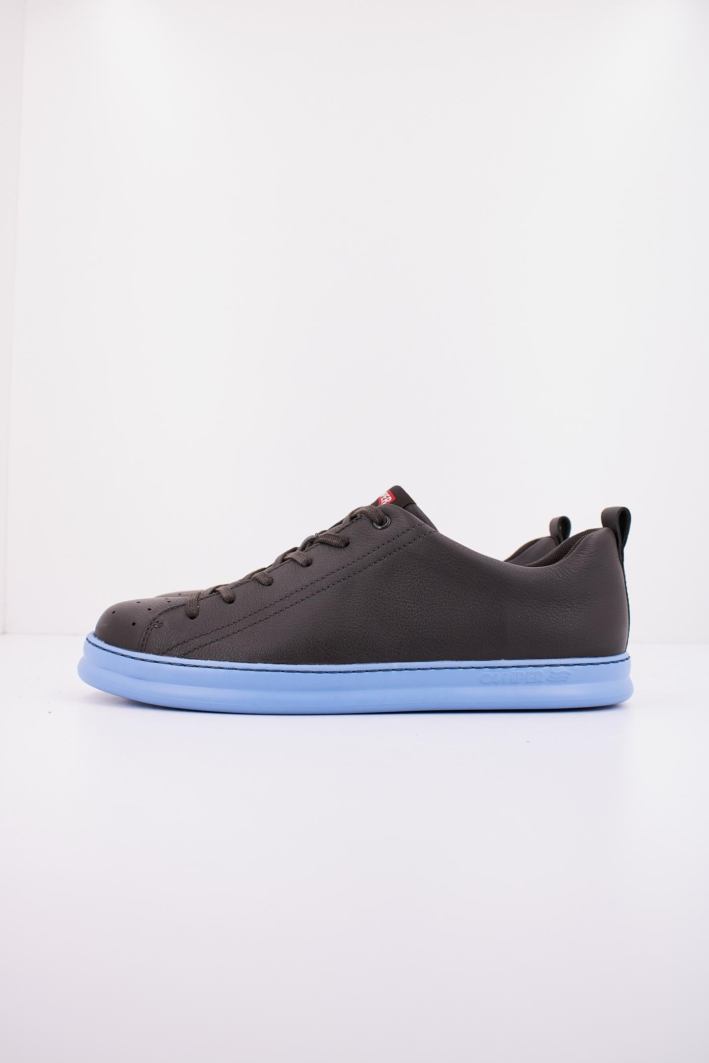 CAMPER SELLA METEOR/RUNNERFOUR en color NEGRO (1)