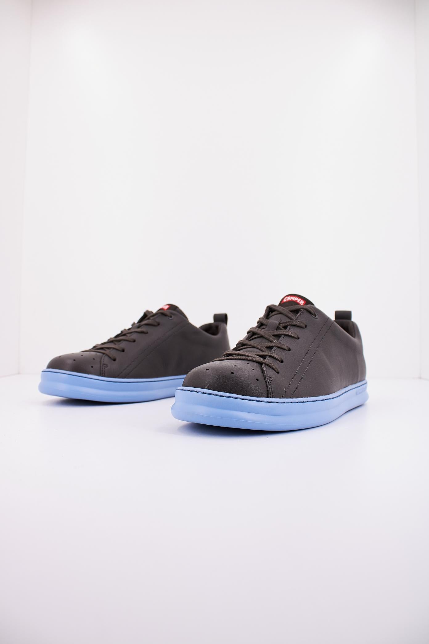 CAMPER SELLA METEOR/RUNNERFOUR en color NEGRO (2)