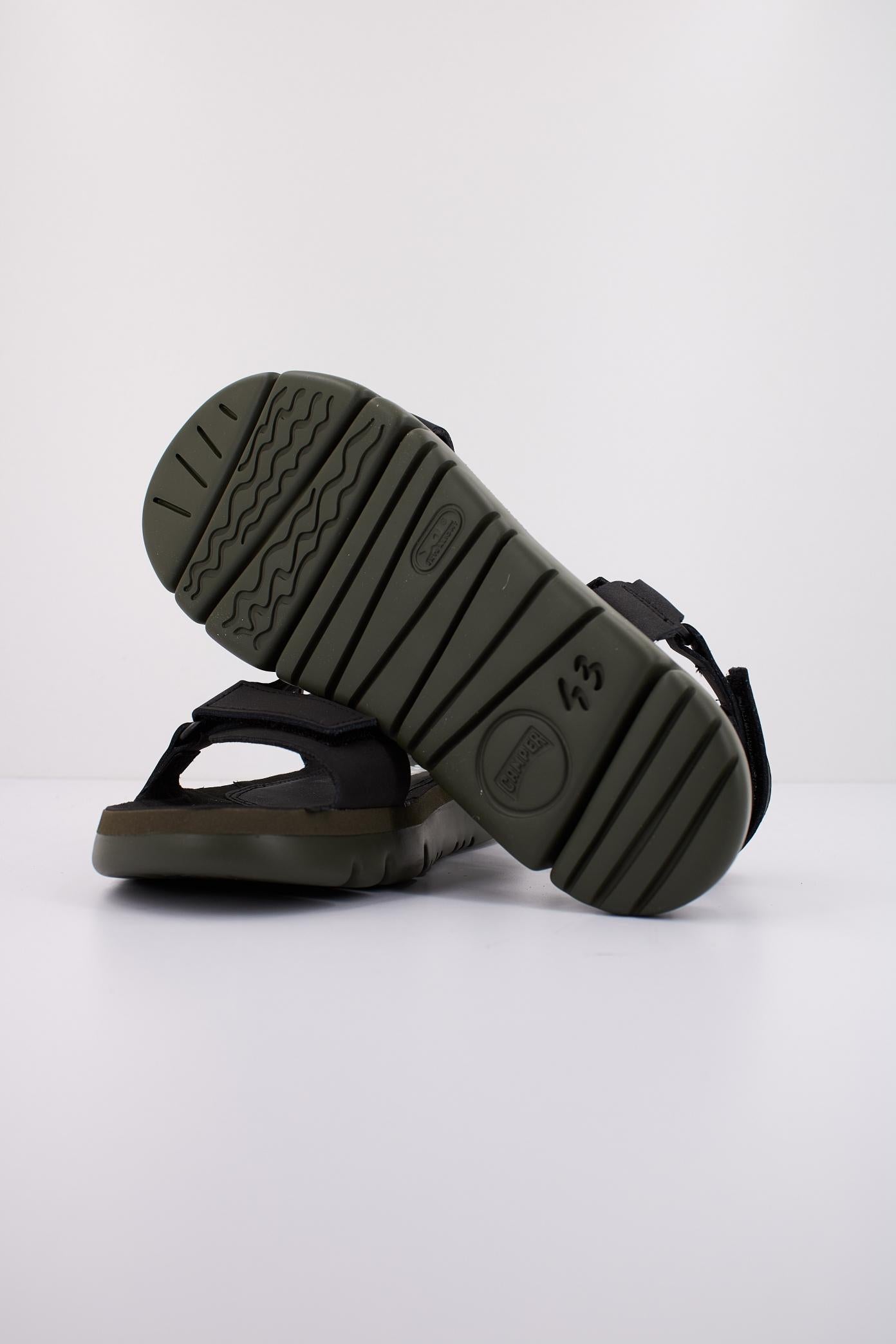 CAMPER ORUGA SANDAL en color NEGRO (4)