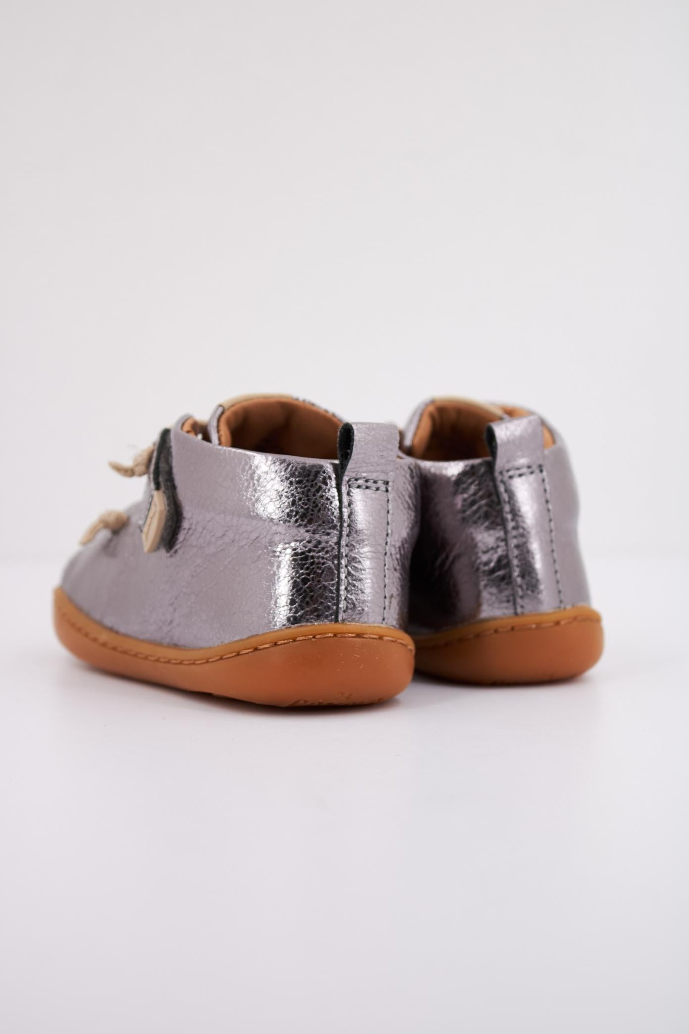 CAMPER PEU CAMI FW en color GRIS (4)