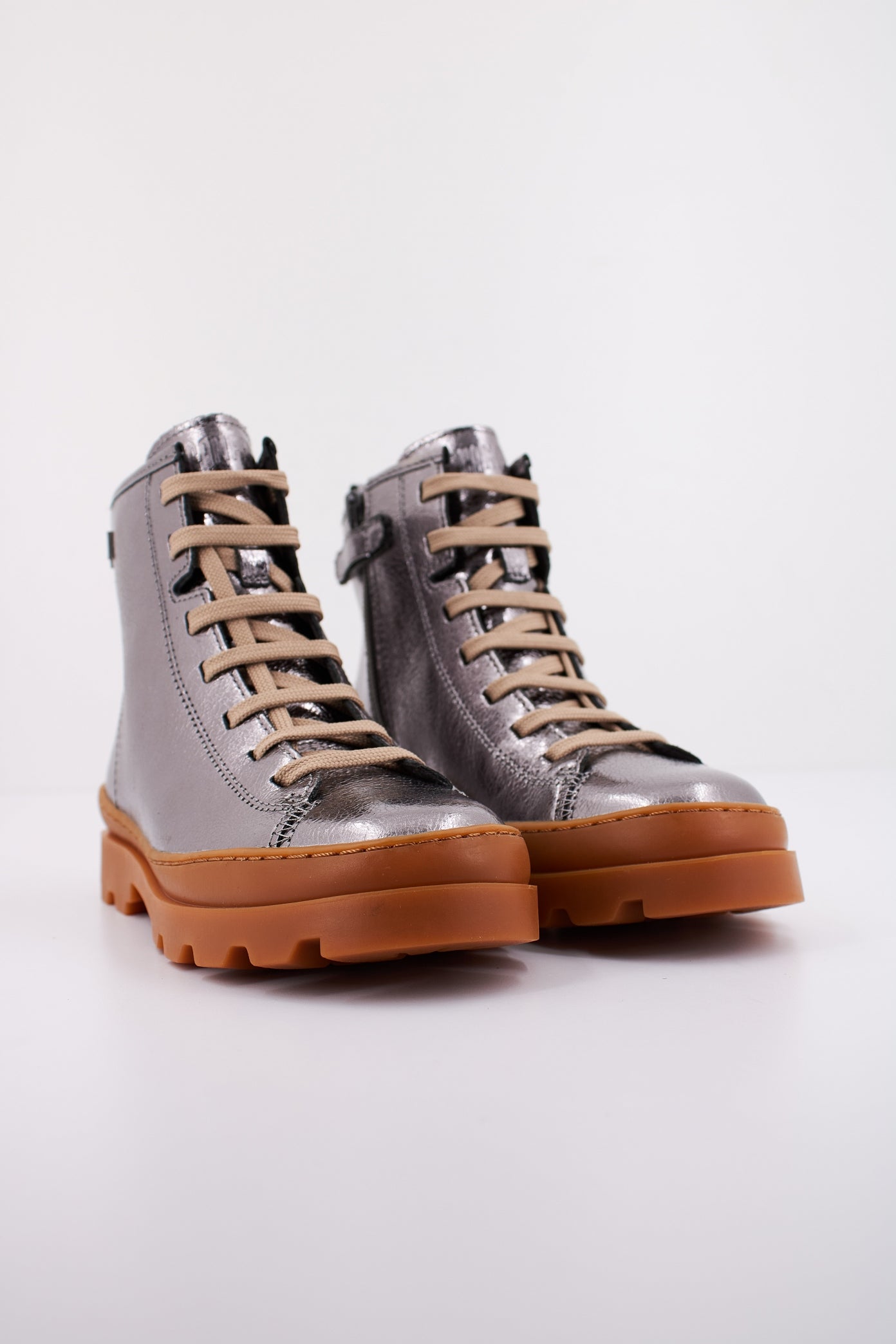 CAMPER BRUTUS en color GRIS (2)