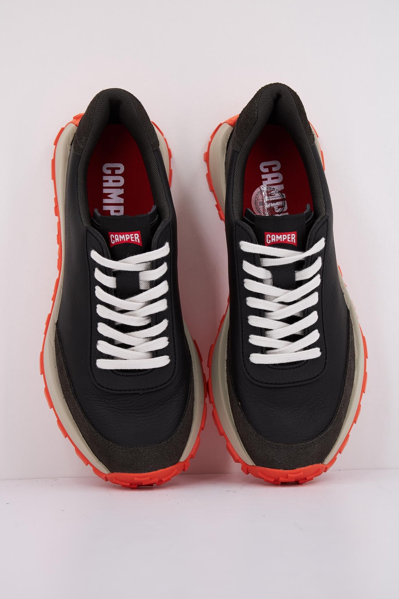 CAMPER DRIFT TRAIL en color NEGRO (3)
