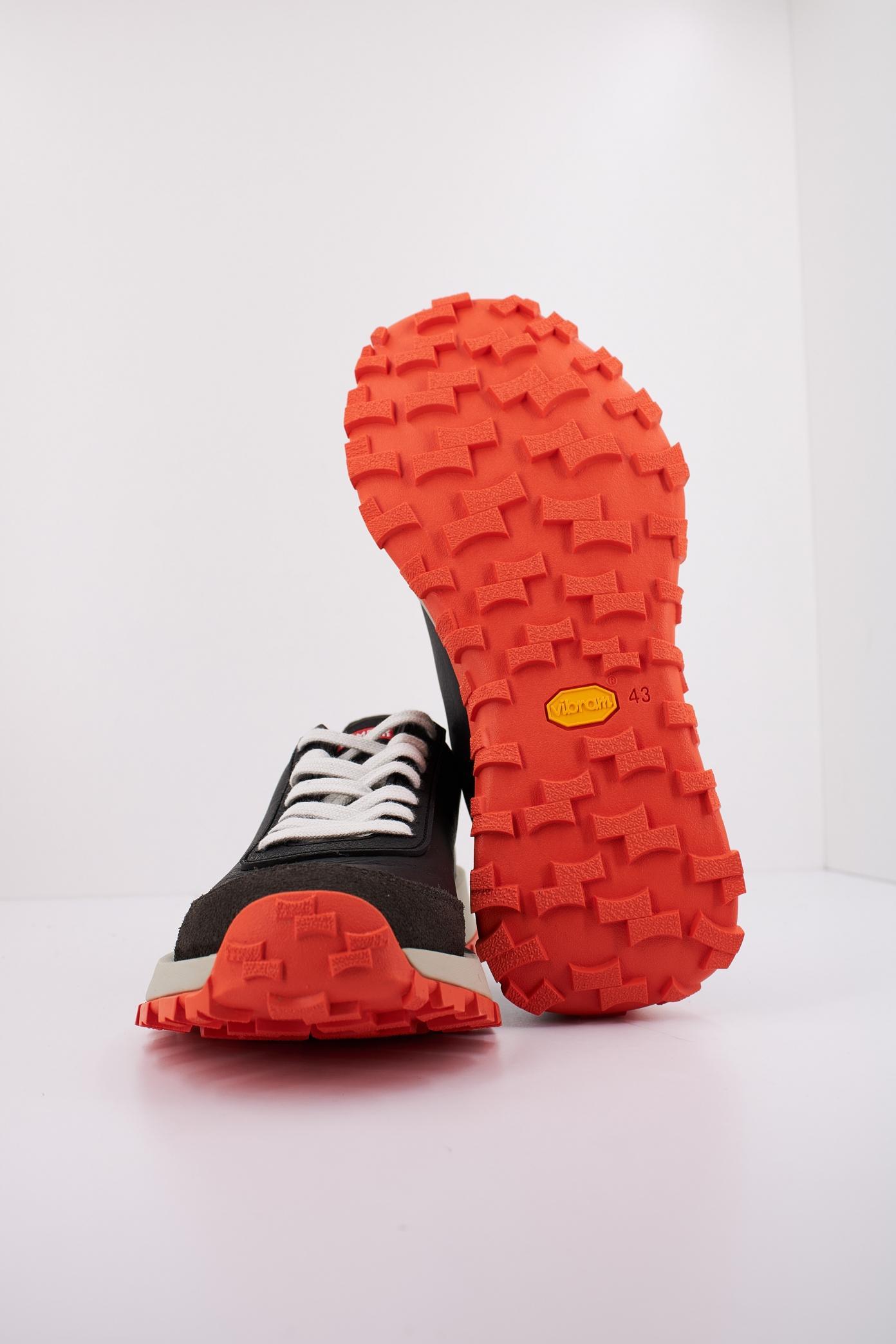 CAMPER DRIFT TRAIL en color NEGRO (5)
