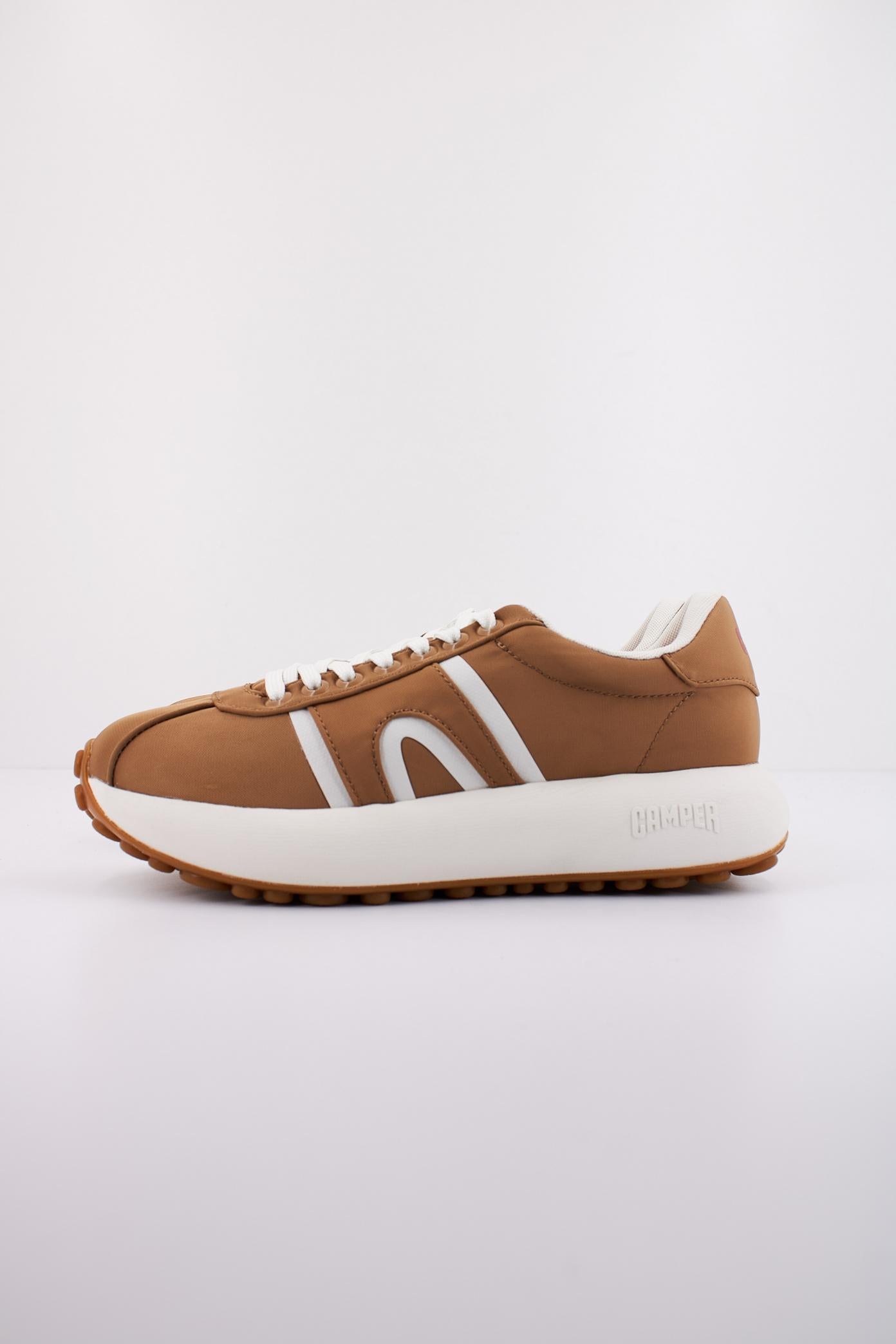 CAMPER PELOTAS ATHENS en color MARRON CLARO (1)