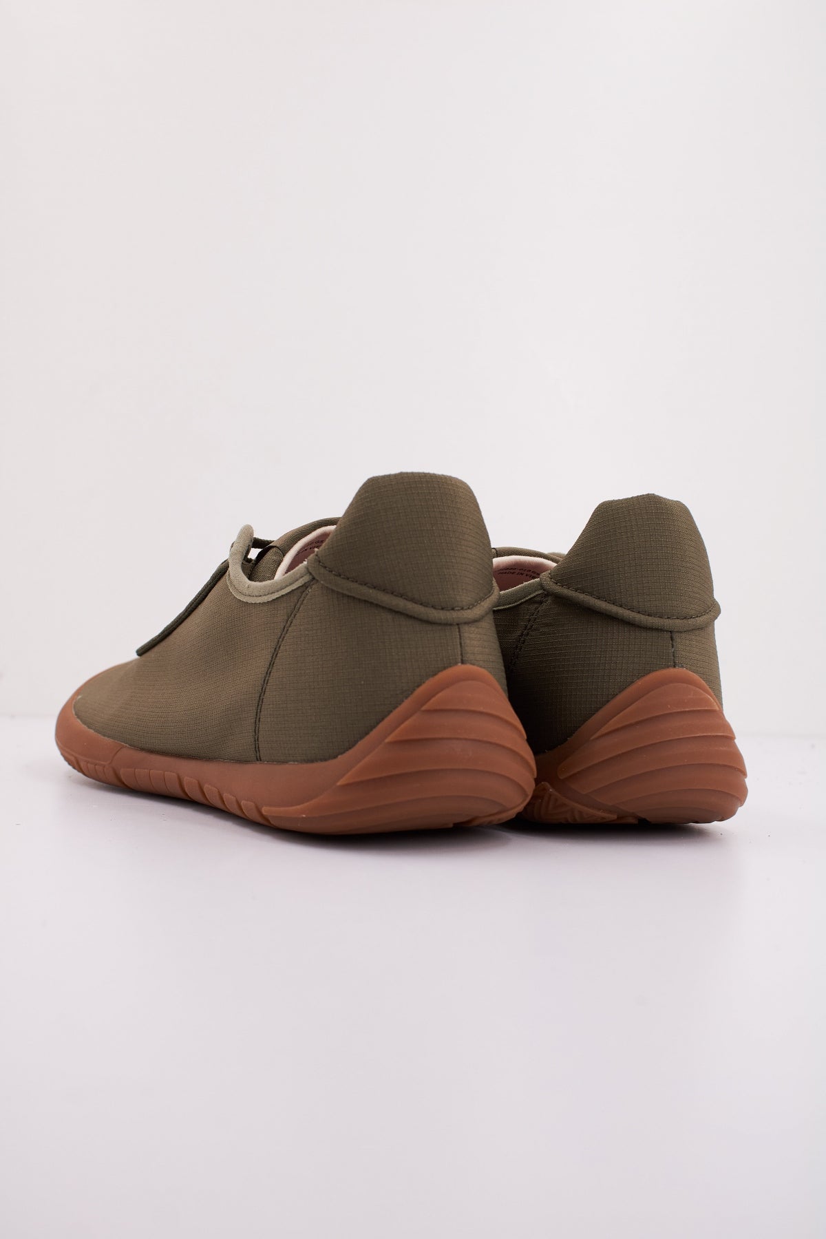CAMPER PEU PATH en color VERDE (4)