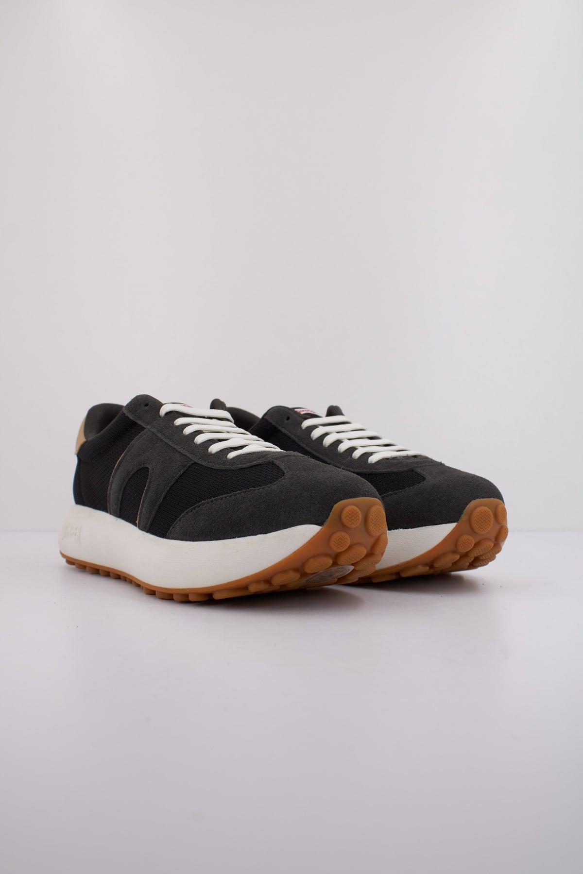 CAMPER PELOTAS ATHENS en color NEGRO (2)