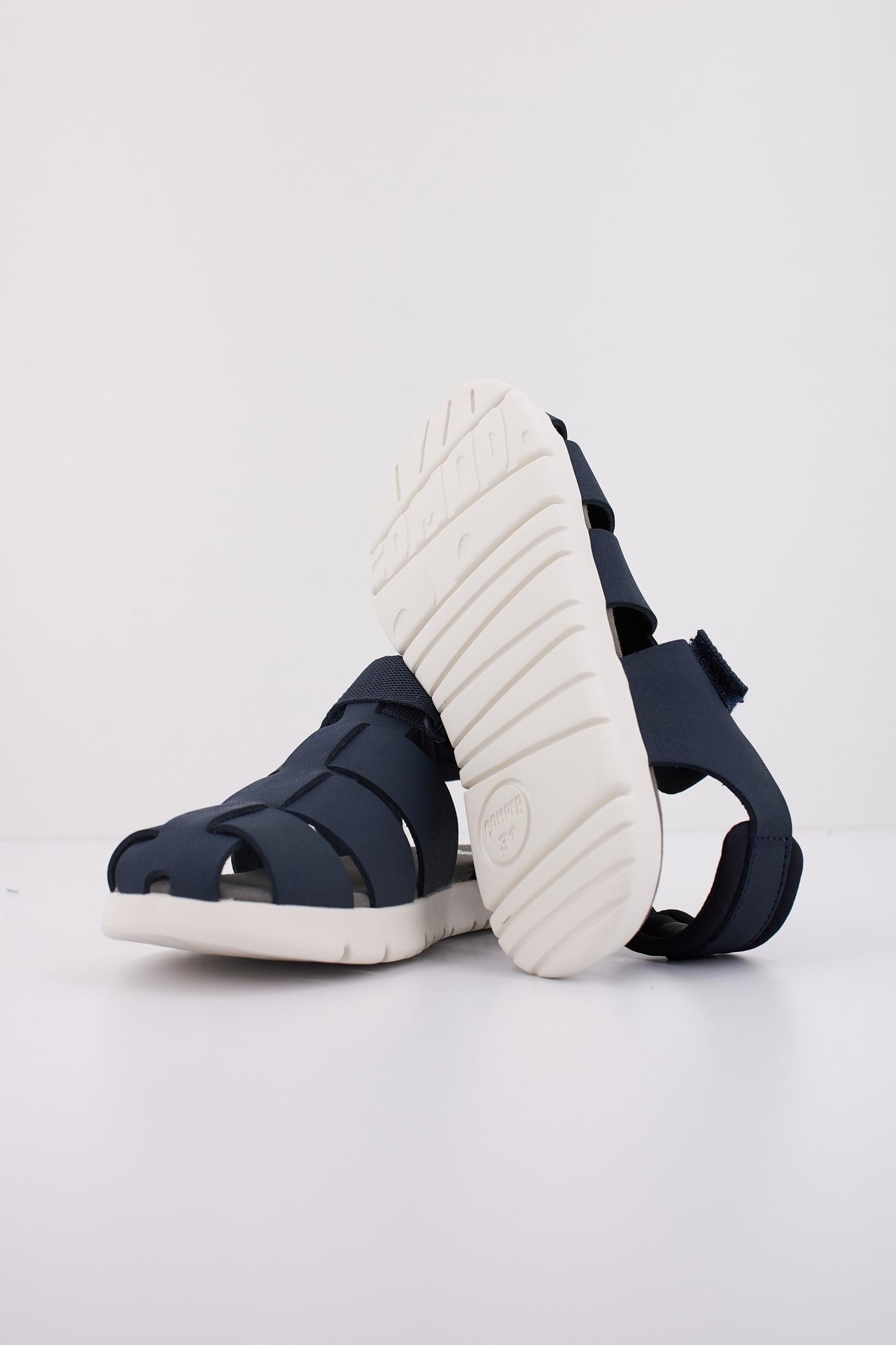 CAMPER ORUGA SANDAL en color AZUL (5)