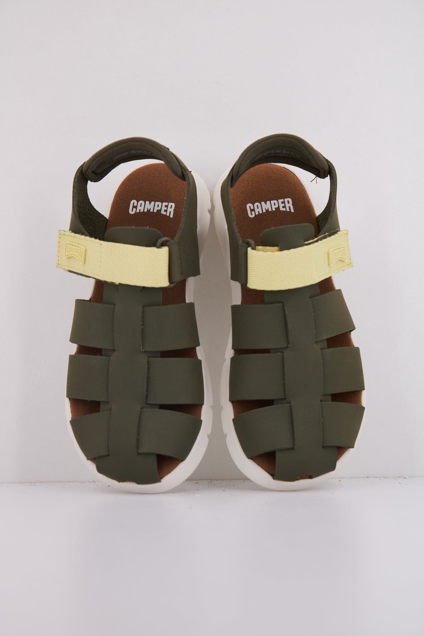 CAMPER ORUGA SANDAL KIDS en color VERDE (3)