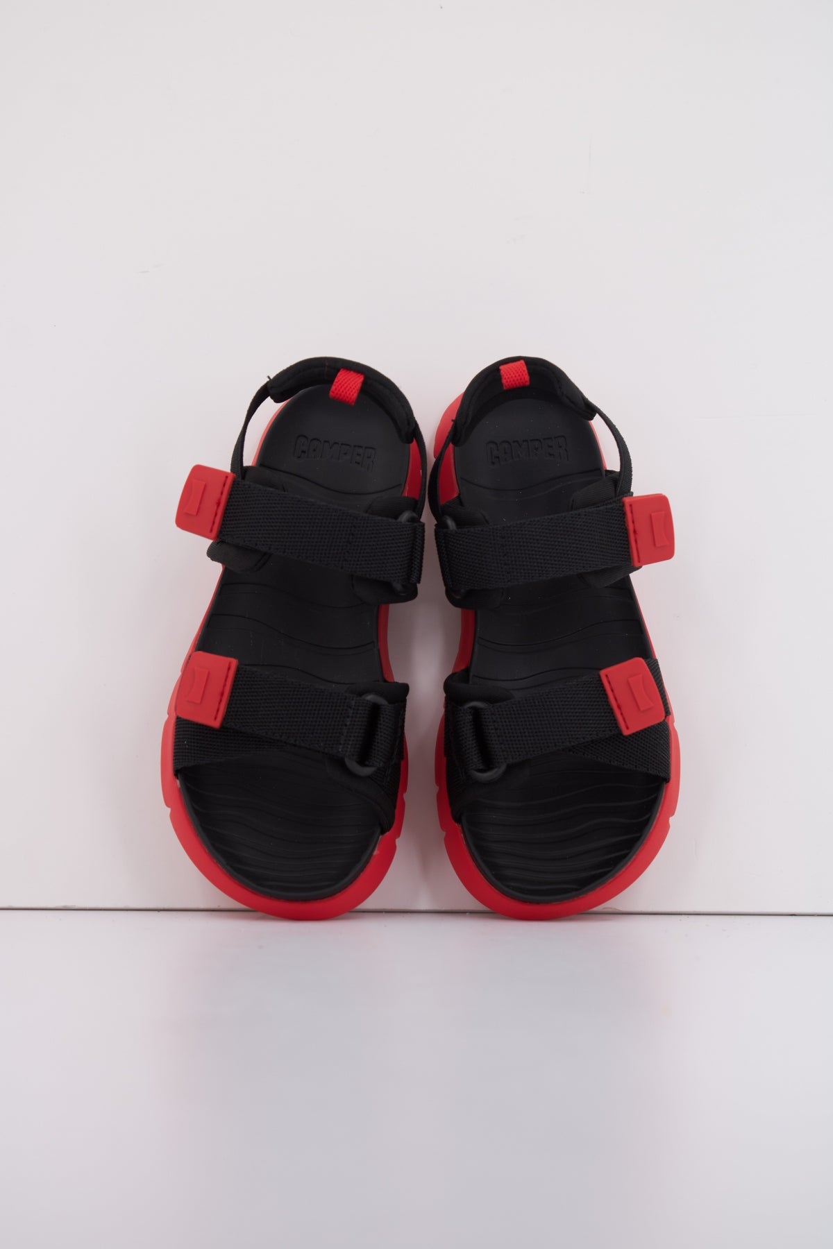 CAMPER ORUGA SANDAL KIDS en color NEGRO (3)
