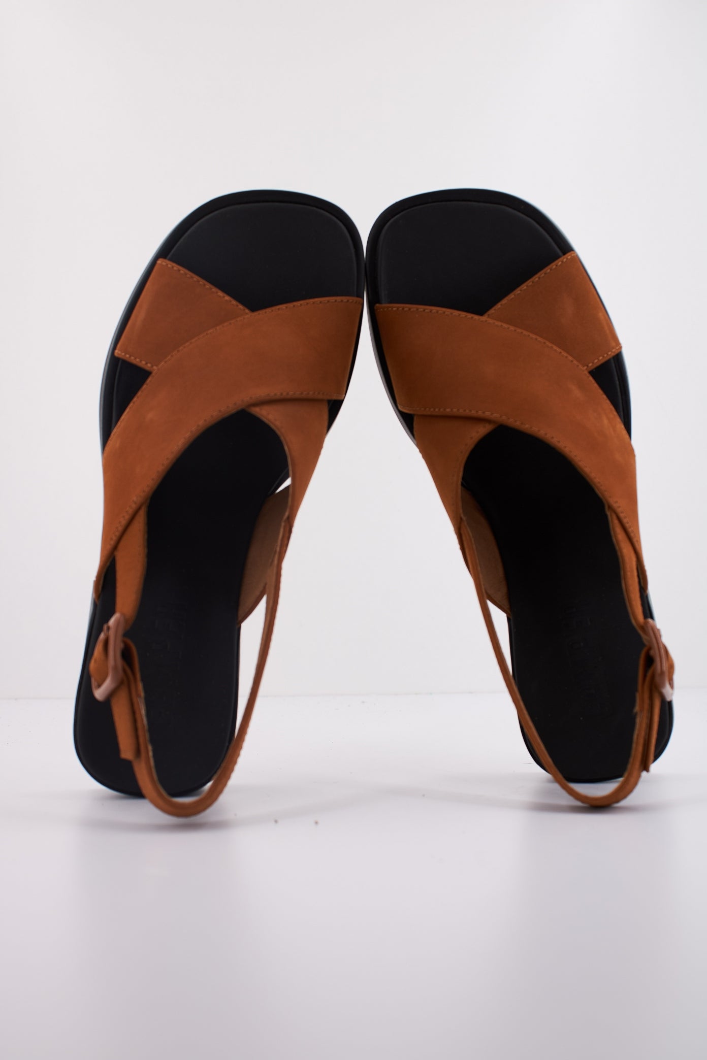 CAMPER DANA en color MARRON (3)