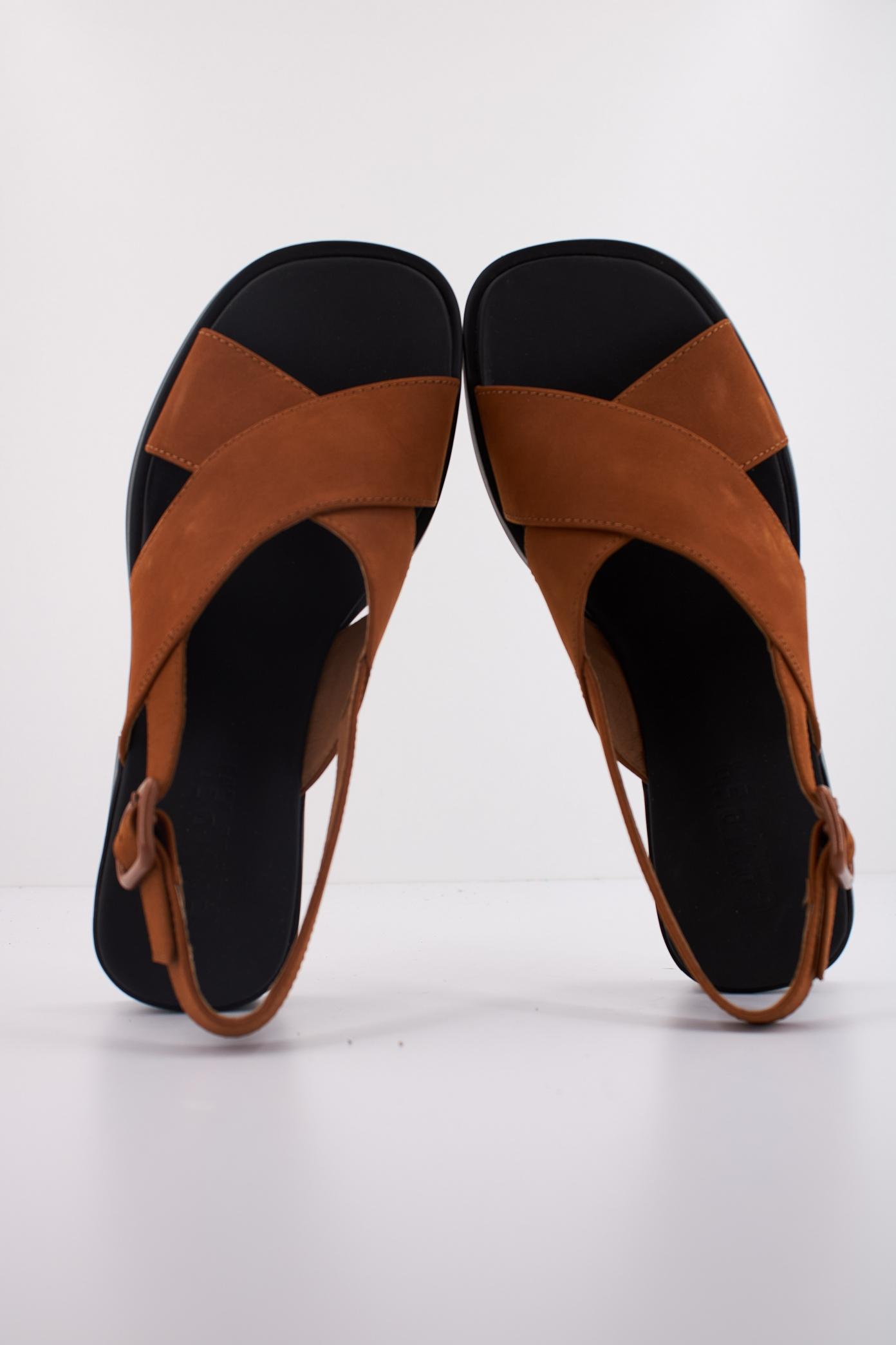 CAMPER DANA en color MARRON (3)