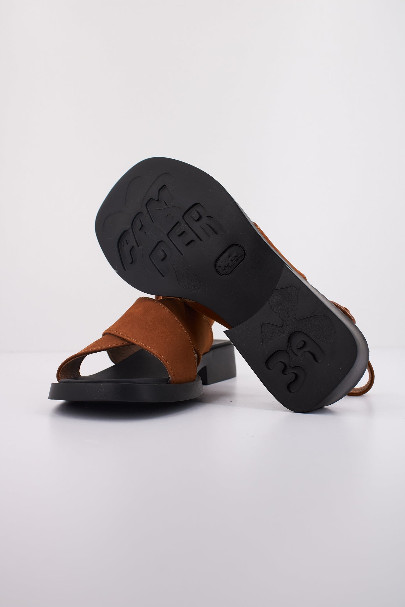 CAMPER DANA en color MARRON (5)