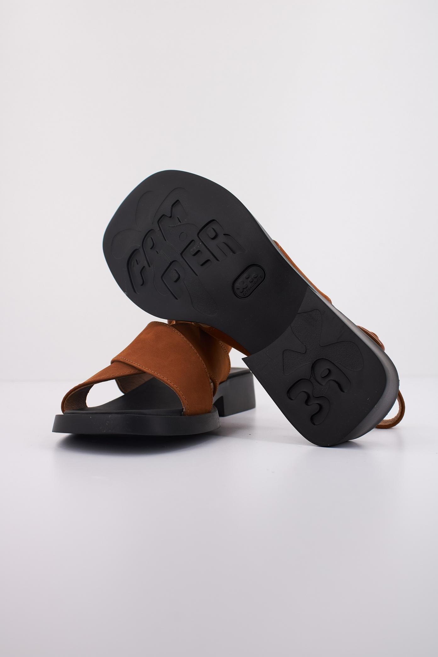 CAMPER DANA en color MARRON (5)
