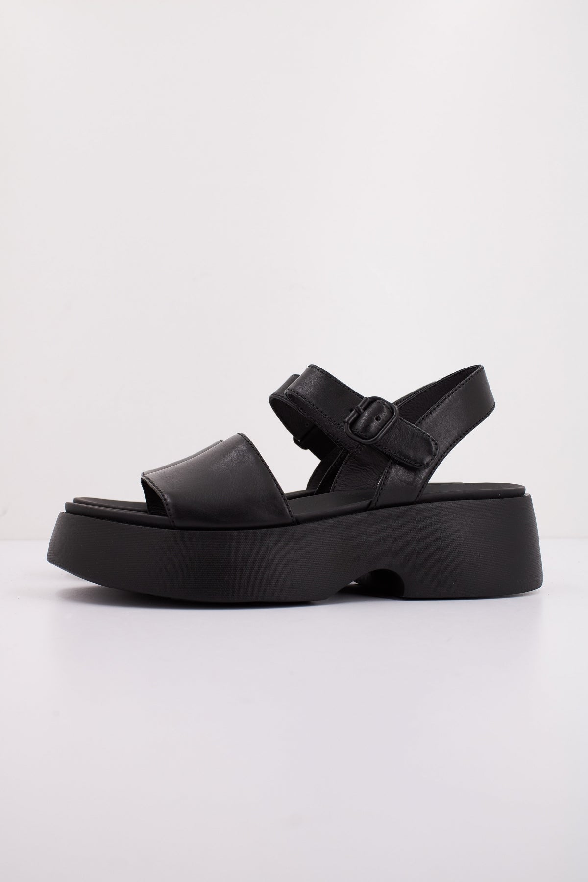 CAMPER TASHA en color NEGRO (1)